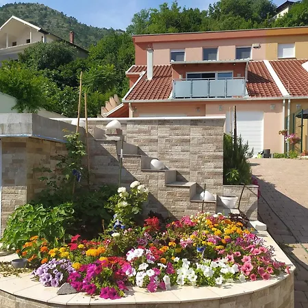 Enigma - With Private Parking Apartment Mostar
