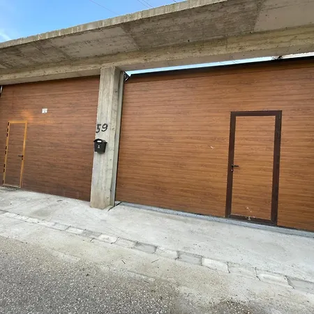 Apartment Enigma - With Private Parking *