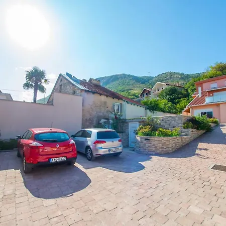 Enigma - With Private Parking Apartment