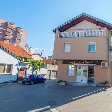 Enigma - With Private Parking Apartment