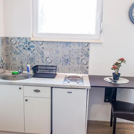 Enigma - With Private Parking Apartment *