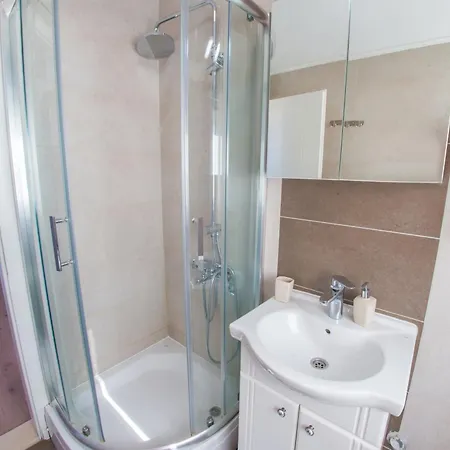 Apartament Enigma - With Private Parking *