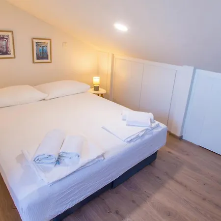 Apartment Enigma - With Private Parking