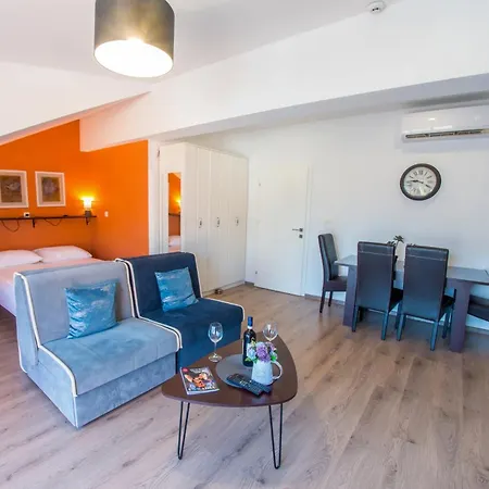 Enigma - With Private Parking Apartament Mostar