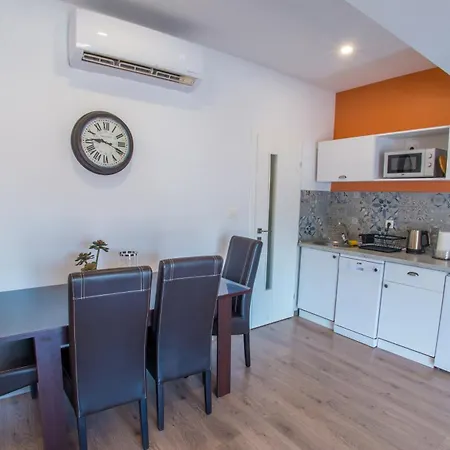 Enigma - With Private Parking Apartment Mostar