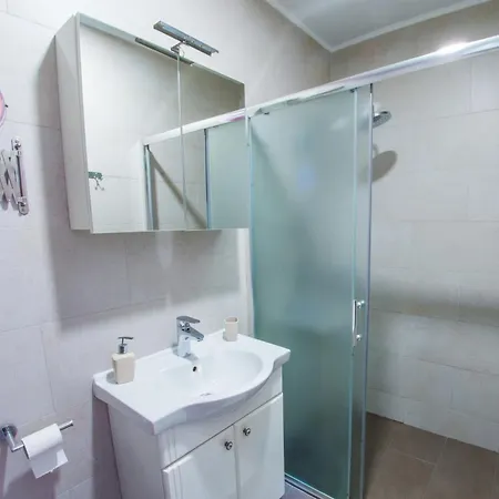 Enigma - With Private Parking Apartment *