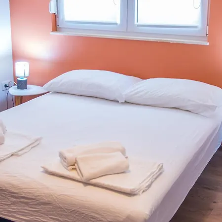 Enigma - With Private Parking Apartment Mostar
