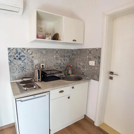Apartment Enigma - With Private Parking