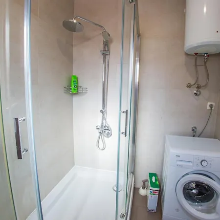 Apartment Enigma - With Private Parking *