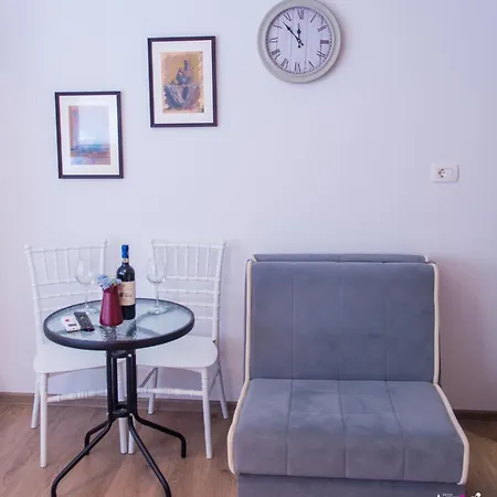 Enigma - With Private Parking Apartment *