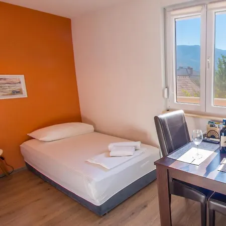 Enigma - With Private Parking Apartment