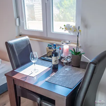 Apartament Enigma - With Private Parking